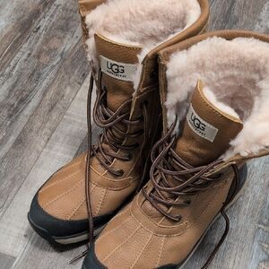 UGG Women's Brown Shearling Lace-Up Boots